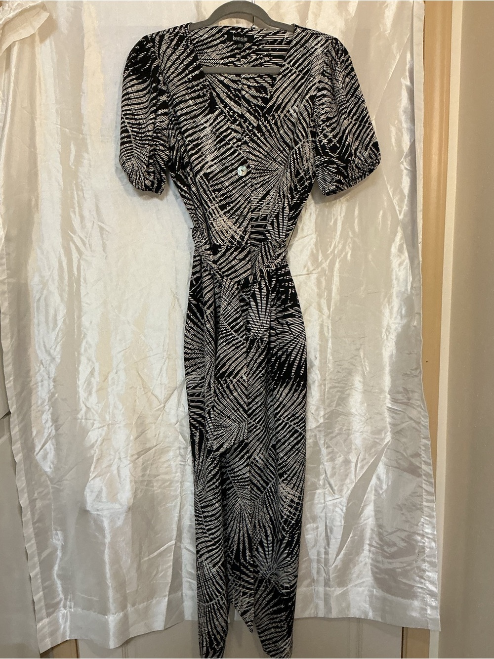 Kensie Black & White Patterned Wrap-Style Jumpsuit